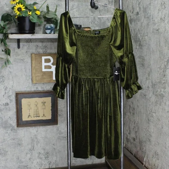 Tahari Asl Dresses | Nwt Tahari Asl Velvet Square-Neck Ruched-Sleeve Dress 4 Olive Green | Color: Green | Size: 4 | Biggybargains's Closet